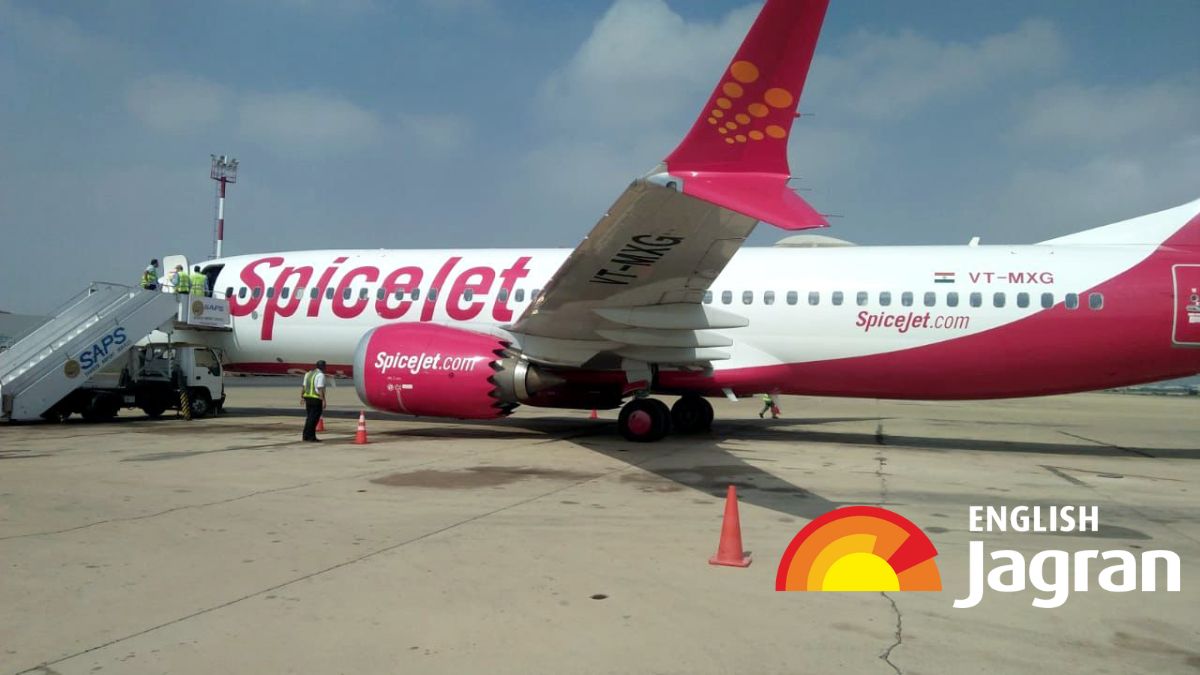 spicejet-plans-to-layoff-1400-employees-to-cut-operation-cost-details-inside
